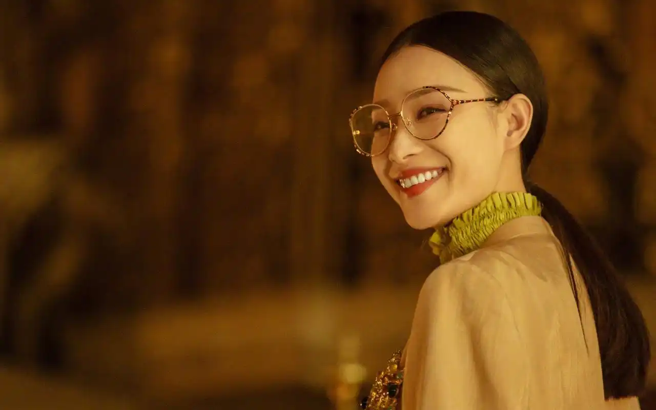 倪妮复古文艺风高清桌面壁纸-大陆明星-手机壁纸下载-美桌网