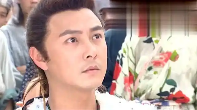 小鱼儿与花无缺:街霸恶通天,买东西从来不给钱,被小鱼儿教训