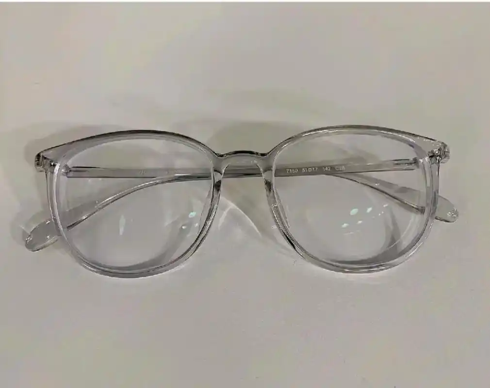 高度近视必备~今日案例分享 镜片:顾客左眼850度,右眼90 - 抖音