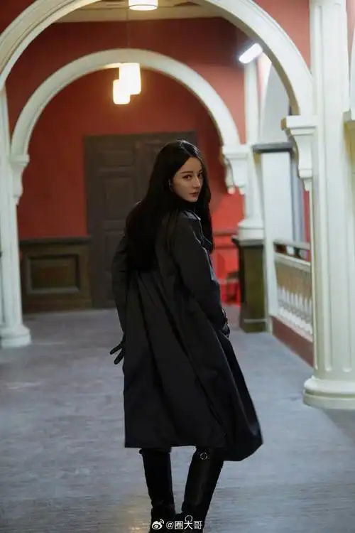 迪丽热巴开始推理吧制服路透##迪丽热巴制服性张力