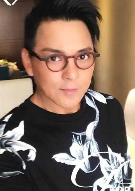 56岁莫少聪近照曝光 隐退演艺圈独自抚养女儿