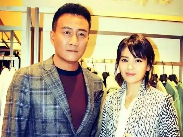 在她的一番"火上浇油"之下,刘涛与胡军那些尘封已久的往事再次被公众