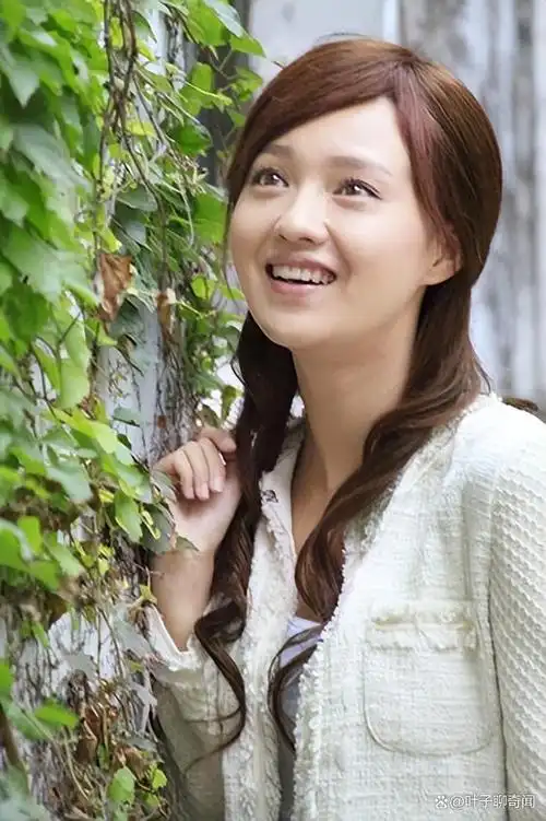 演员傅晶46岁还能演大学生多年来低调拍戏很美可剧本太烂