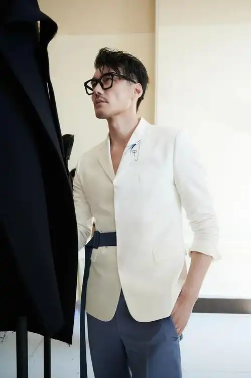 胡兵2024春夏时装周完美收官 东方时尚魅力名漾世界