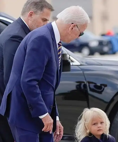 80岁拜登墓地伤怀妻子和小女儿车祸去世50年大儿子也葬在这里