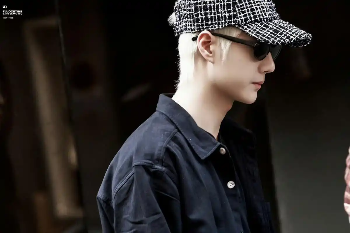 王一博金发现身巴黎街头,潮男街拍,帅出新高度