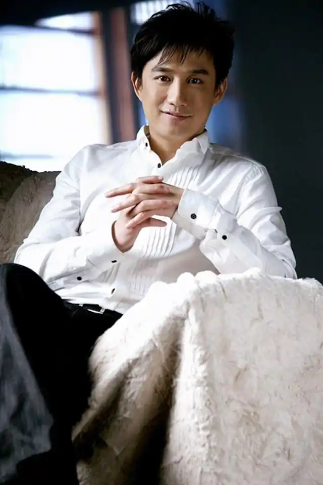 帅哥黄磊个人写真高清手机壁纸