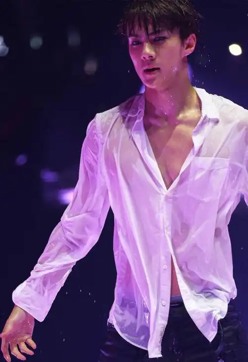 exo边伯贤 吴世勋 金俊锦 都暻秀 朴灿烈 金钟仁