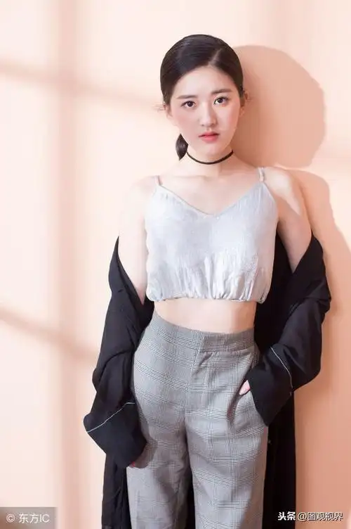 气质清纯的95后女明星被封为国民岛花外貌甜美可爱