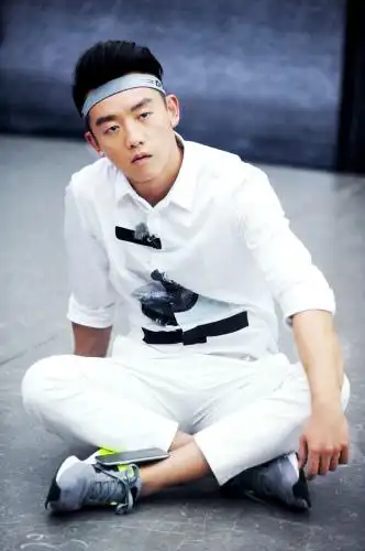 "跑男"今晚热力开唱 "中华小曲库"郑恺来袭