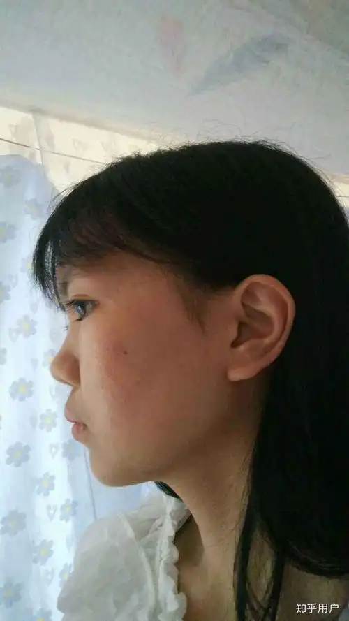 塌鼻子的女生留什么发型好看?