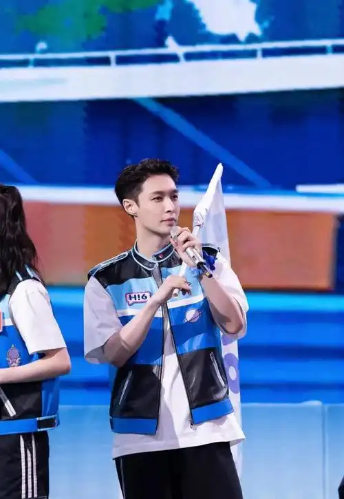 4.20娱乐:李现张艺兴杨紫龚俊鹿晗刘诗诗胡歌陈钰琪张彬彬白敬亭