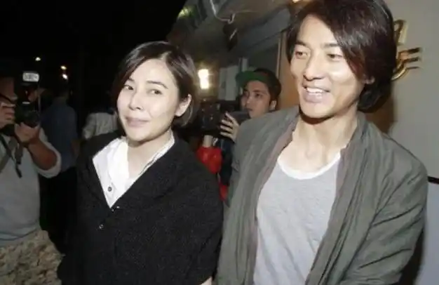 56岁郑伊健现身日本超市目光呆滞表情放松似乎未受核污水影响