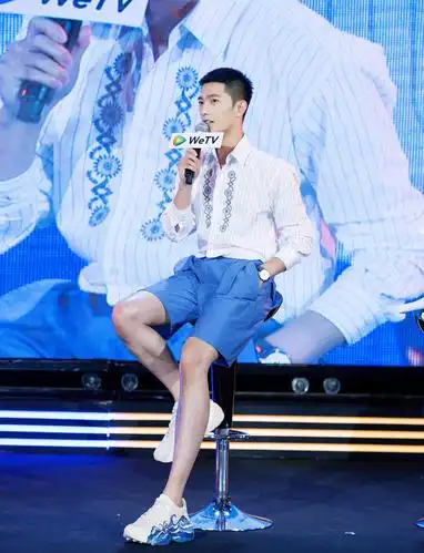 不要再讨论些有的没的了,看看杨洋大帅哥吧.(流量党慎入,图多)