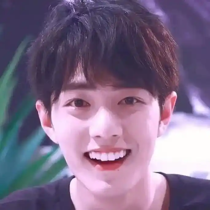 有种心动是肖战治愈系的笑容,看着嘴角会不自觉上扬.怎么能这么会笑