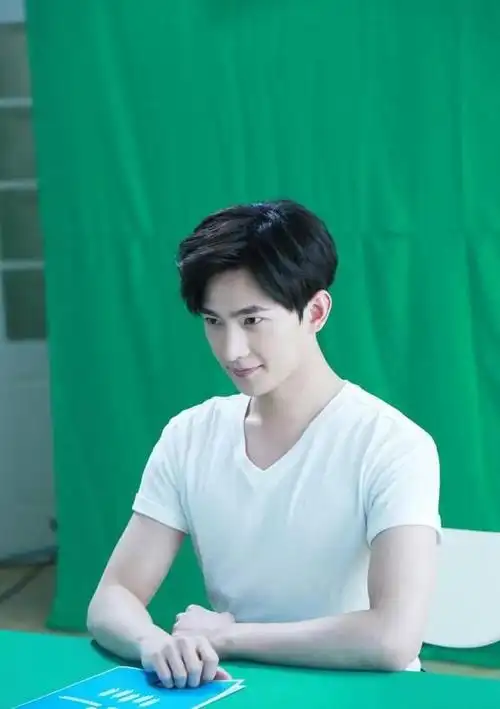 杨洋:当初去了军艺中专班追逐梦想,这是她最正确的决定!