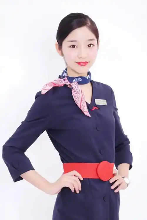 空姐的脖子上为什么总会戴一条丝巾?第3个原因很重要_色差_乘客_制服