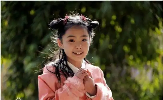 演过古装情景剧《万卷楼》