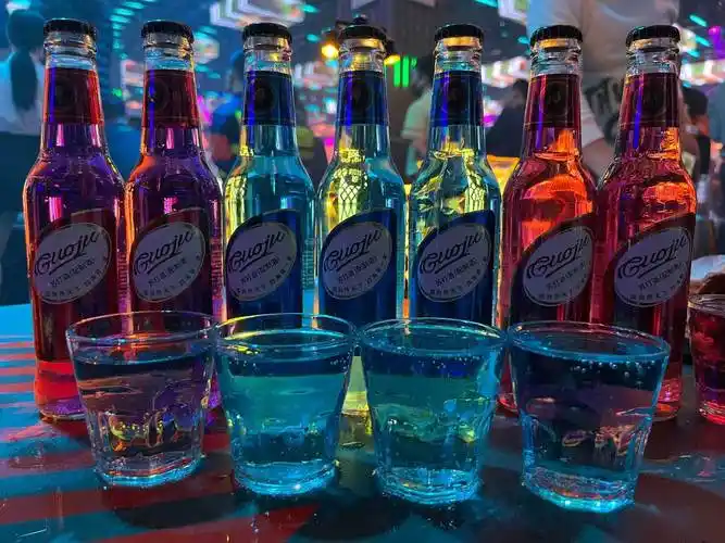 酒吧女孩能不能娶夜场女人对男人有真感情吗