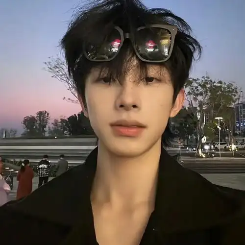 商师话题##男生头像#帅气的男生头像,快来挑选吧～90  (来源