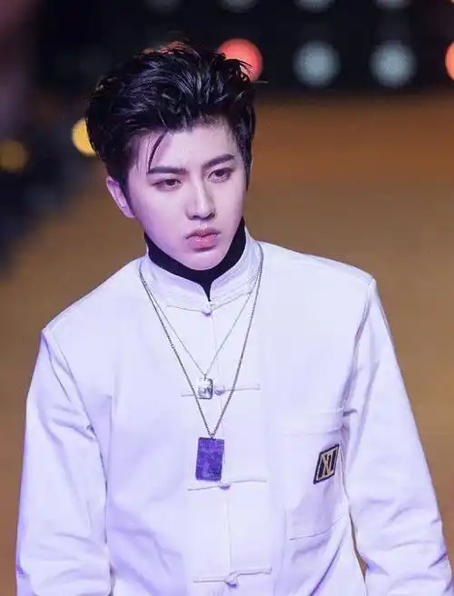 这是我们认识的蔡徐坤?