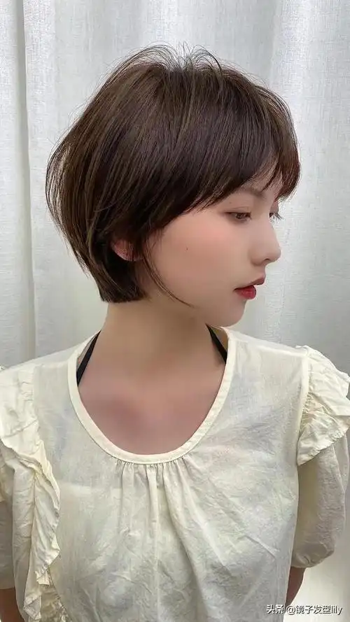 流行的短发发型(当下最火的短发送给你)(7)