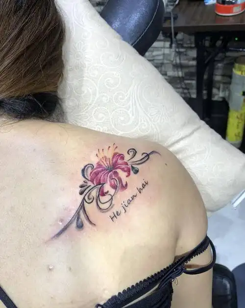 彼岸花纹身图片_背部纹身图案(3)_广东省中山市纹身店-艺龙刺青(大涌