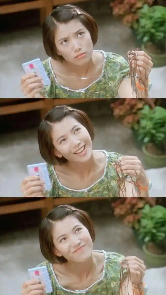 之后,她在与张国荣,刘嘉玲搭档出演的《金枝玉叶》中剪了超短发,梳起