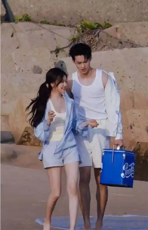 身高比例超好男星刘宇宁看不见赵露思杨洋同框肖战热巴被吐槽