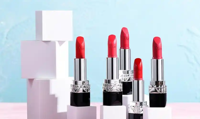迪奥口红掉色吗沾杯吗迪奥口红比普通好在哪