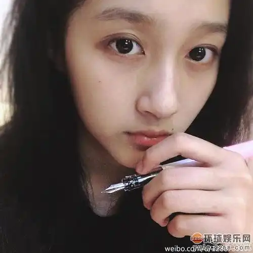 明星八卦 非诚勿扰 绯闻 炒作 艳照 > 正文  6月30日晚,关晓彤通过