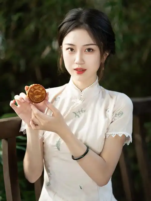 旗袍女孩已就位