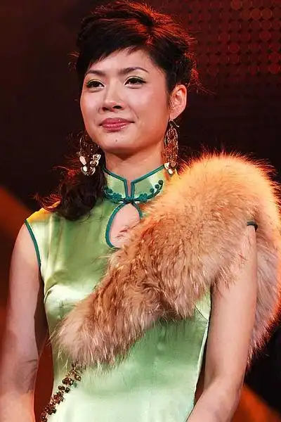 的白雪,《娱乐星天地》,《家庭演播室》里饰演风情万种的女主播吉雪萍