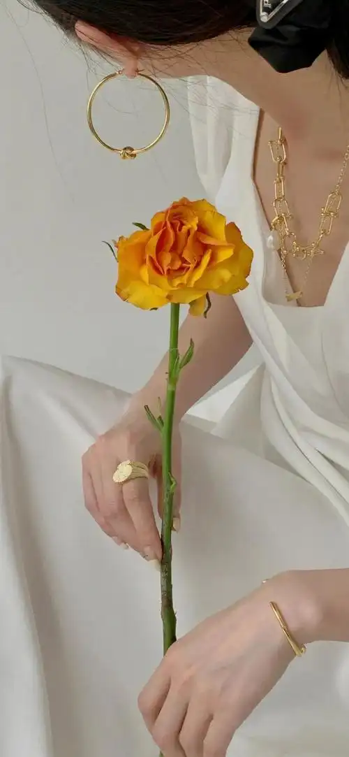 全面屏高清手机壁纸小众高冷小姐姐24期