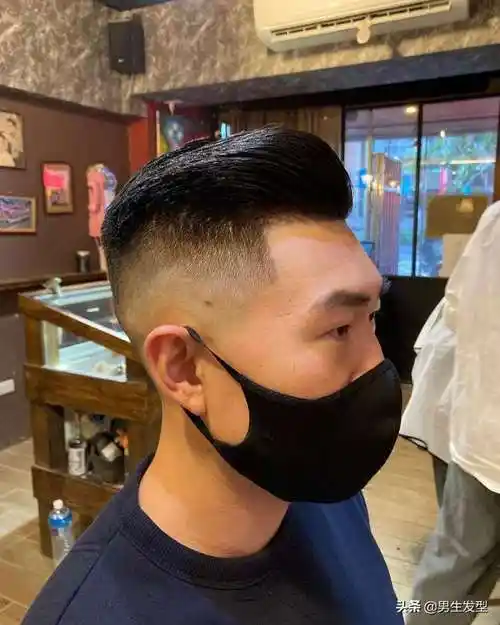 国字脸男生适合什么发型(剪这3款发型稳重帅气不油腻)