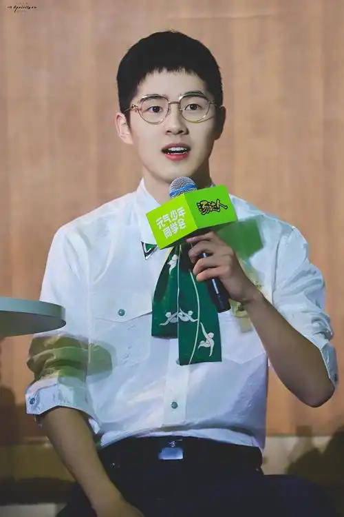 每日一然谁说寸头不可以萌萌哒来看大眼睛小老虎刘昊然