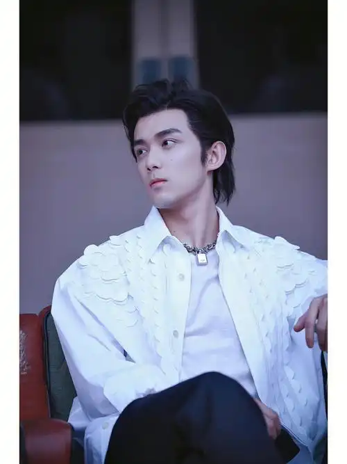 帅气吴磊leo高清照片