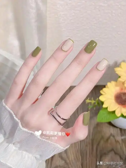 美甲图片简单大方显白(春日时髦美甲等你来做)