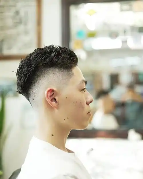 男发剪来剪去,我的最爱还是两侧铲短,百变时尚很帅气|发型|脸型|烫发
