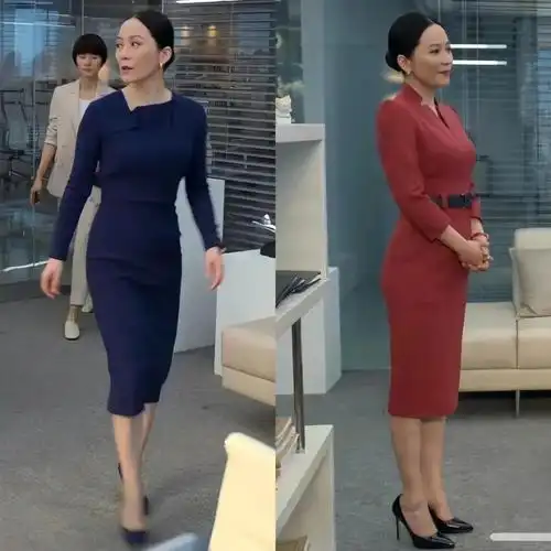 这才是中年女人该有打扮:穿裙过膝,裤不紧身,看53岁俞飞鸿就懂