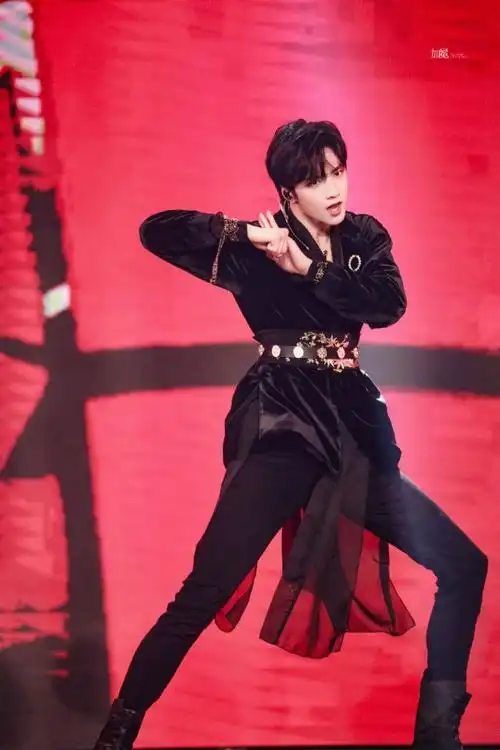 刘耀文最新舞台照片