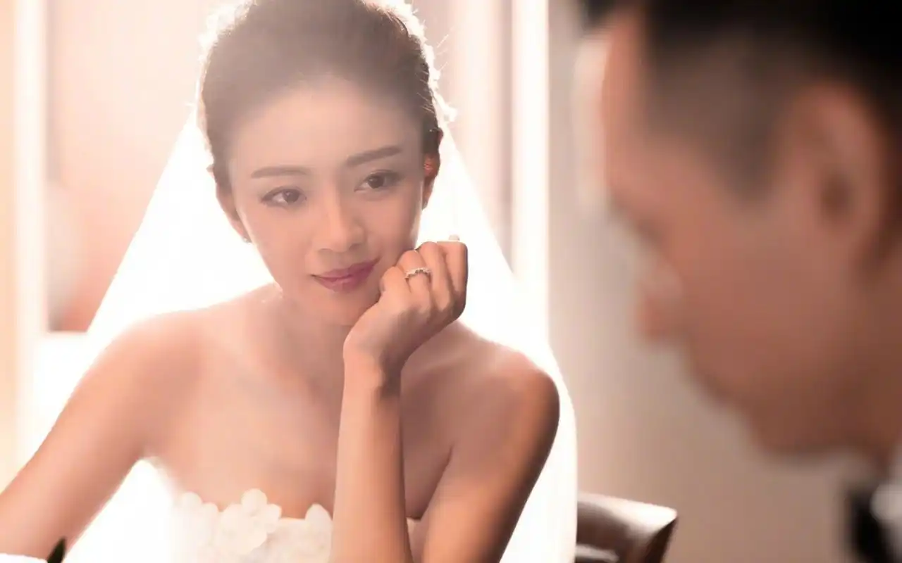 安以轩唯美结婚照壁纸_遇见下一站幸福