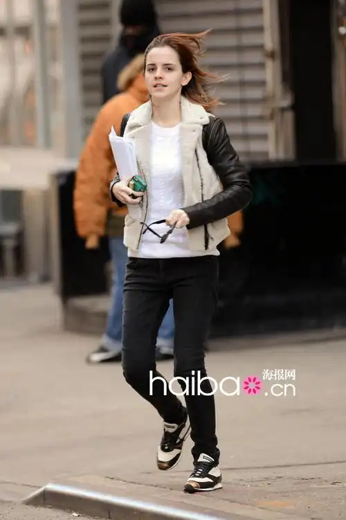 欧美明星街拍合辑:裤装怎么穿才有型 女明星们帅气示范啦(图)