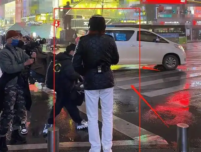 51岁高晓松变了模样,甩掉一身肥肉后,近180cm的背影帅成吴亦凡_减肥