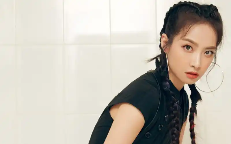 宋茜旗袍装性感图片桌面壁纸