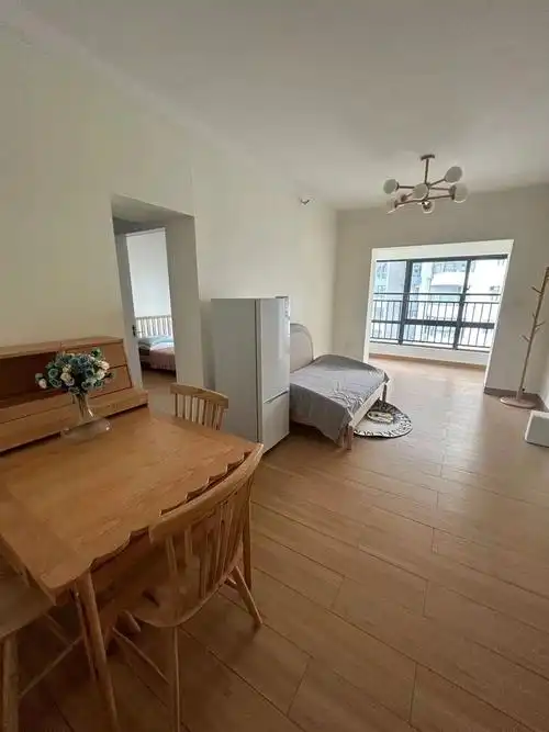 北海月租吾悦广场旁一房一厅拎包入住