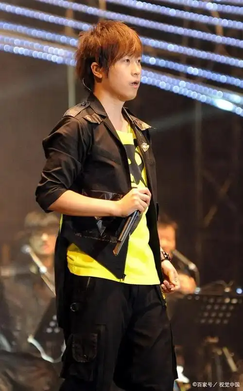 五月天主唱阿信发声:做好自己,这究竟是发生了什么吗?