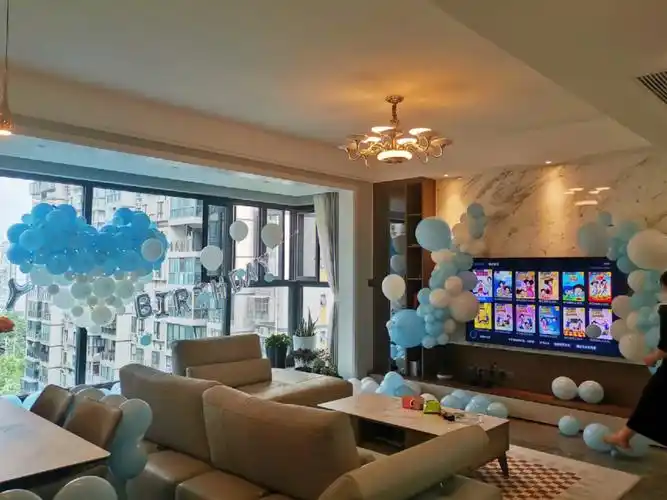 家中生日布置蓝白色系