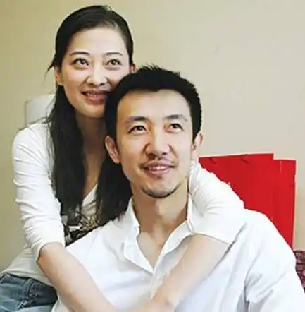 二婚比一婚更幸福的女星们,个个被老公宠上了天_梅婷_李佳_伊能静