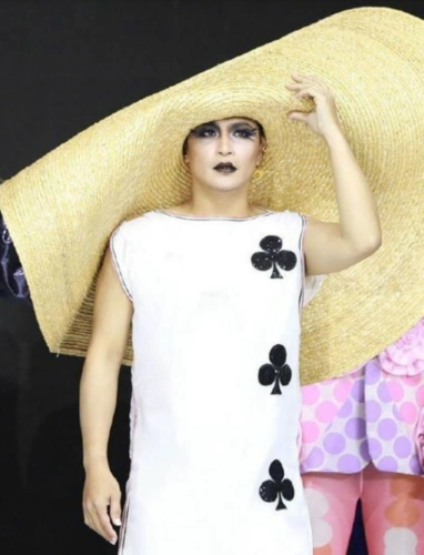 早期出席活动的陈志朋什么衣服都敢穿啊,十足的辣眼睛啊